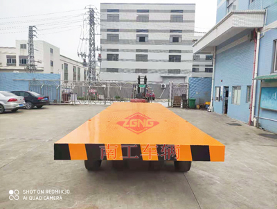 30噸重型平板拖車帶四個轉盤2I.jpg