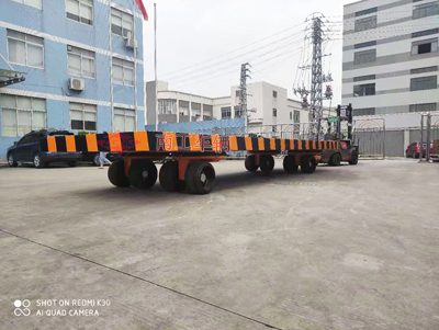 30噸重型平板拖車帶四個轉盤4I.jpg