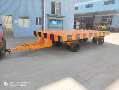 1673062875491275.jpg 20噸重型平板拖車帶4個轉(zhuǎn)盤2I.jpg