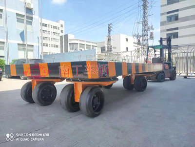 1673062882307154.jpg 20噸重型平板拖車帶4個轉(zhuǎn)盤3I.jpg