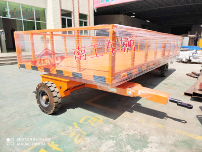 5噸護(hù)欄型平板拖車(chē) 全掛車(chē)4I.jpg