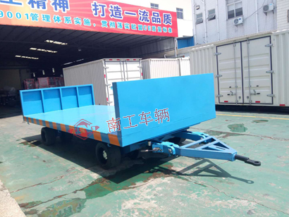 1676271454647088.jpg 20噸前后護(hù)欄重型平板拖車5I.jpg