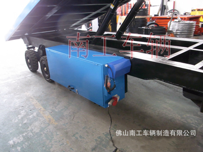 1687664520912189.jpg 25噸自卸平板拖車3I.jpg