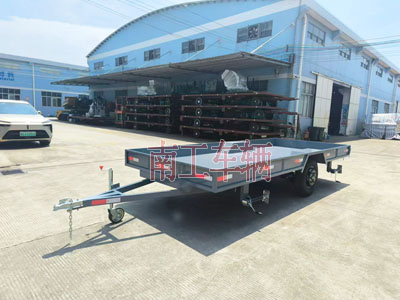 1728458613244492.jpg ATV拖車(chē)0.8噸輕型鐵板實(shí)心護(hù)欄全掛車(chē)3I.jpg