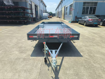 1728458660514551.jpg ATV拖車(chē)0.8噸輕型鐵板實(shí)心護(hù)欄全掛車(chē)I.jpg