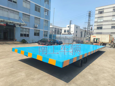 1730096731882362.jpg 40噸4米寬重型平板拖車(chē) 藍(lán)色1I.jpg