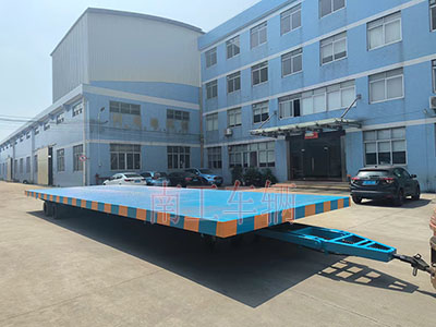 1730096743962272.jpg 40噸4米寬重型平板拖車(chē) 藍(lán)色3I.jpg