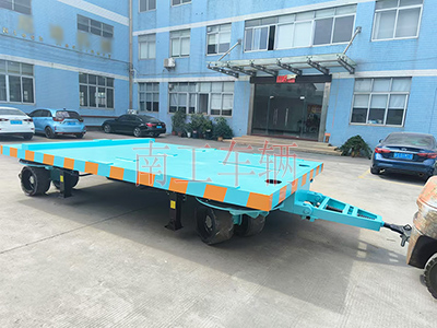 18噸重型平板拖車 四個轉(zhuǎn)盤工具拖車I.jpg