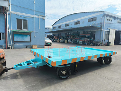 18噸重型平板拖車 四個轉(zhuǎn)盤工具拖車1I.jpg