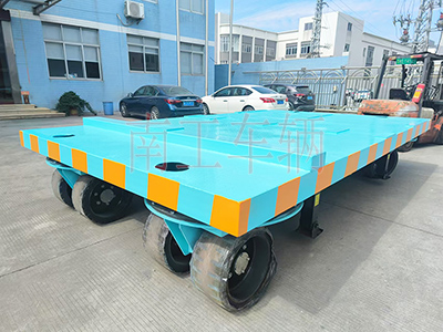 18噸重型平板拖車 四個轉(zhuǎn)盤工具拖車2I.jpg