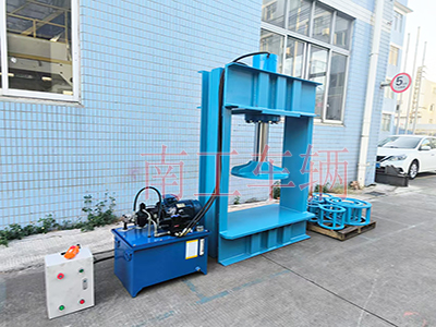 1735527249206599.jpg 100T重型壓胎機(jī)拆胎機(jī)趴胎機(jī)1II.jpg