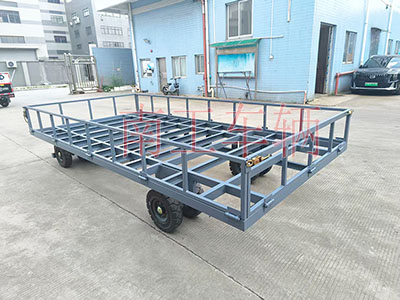 4噸骨架式平板拖車 帶下翻護(hù)欄工具拖車2I.jpg
